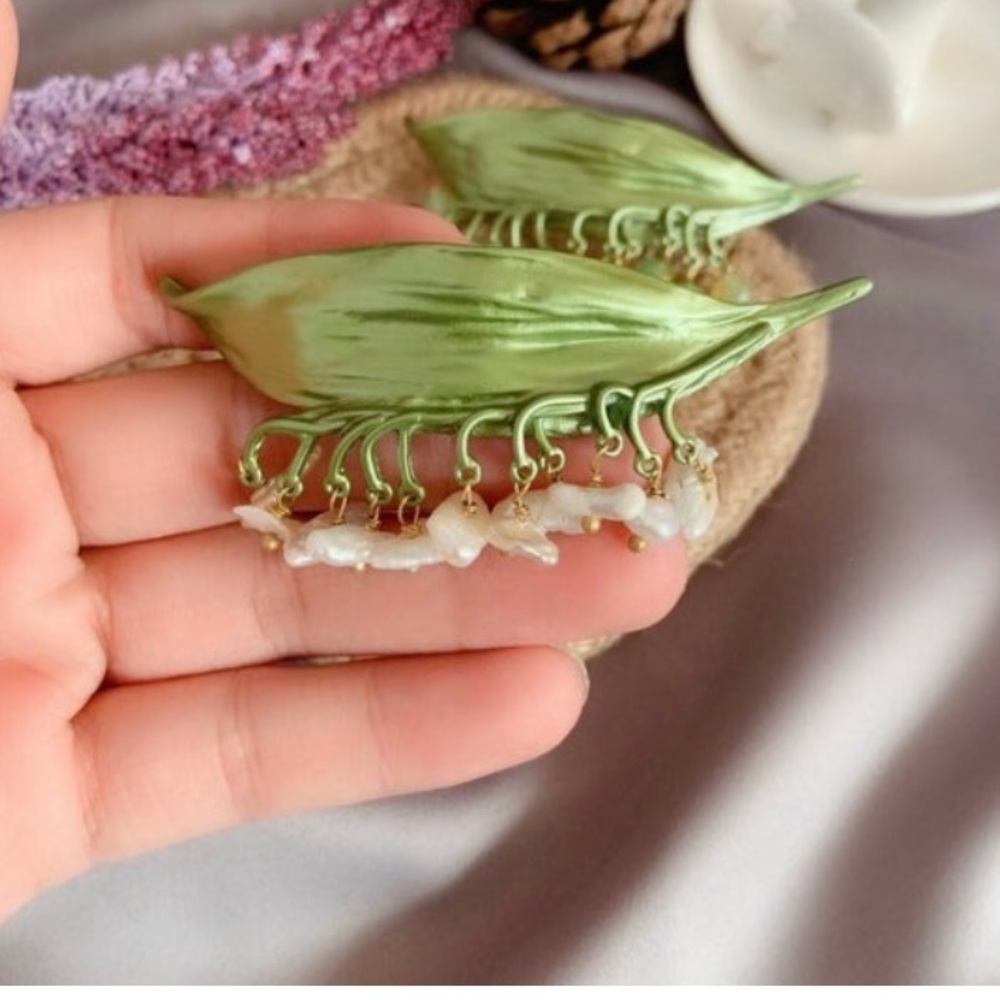 🎁Gift Essential🎁 pearl brooch